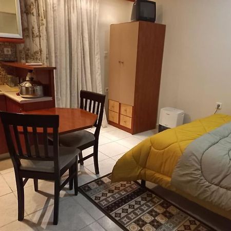 Ιάνθη Studio Apartment Kardítsa Екстериор снимка