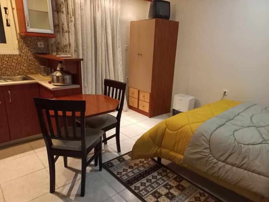 Ιάνθη Studio Apartment Kardítsa Екстериор снимка